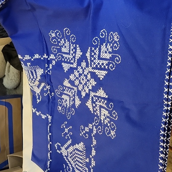 Table cloth with 4 napkins - Picture 2 of 4